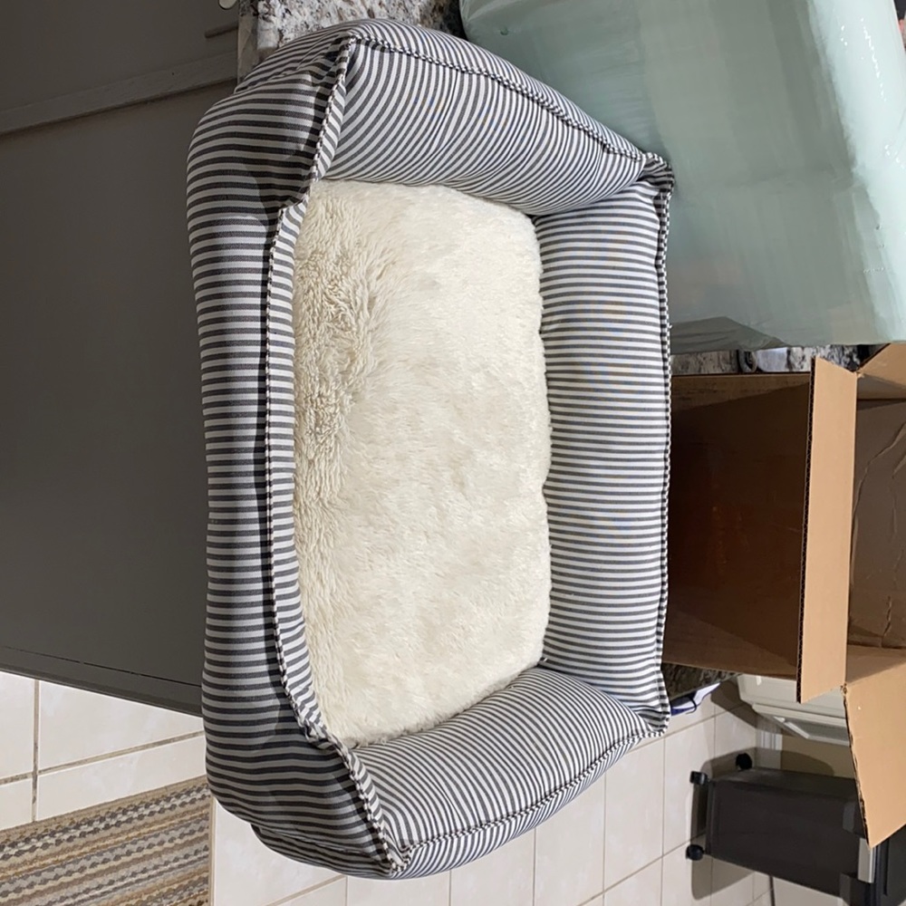 Small dog bed